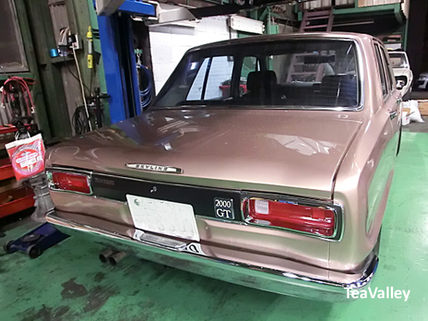 ハコスカ2000GT 4Dr シルバー 244 ティーバレー